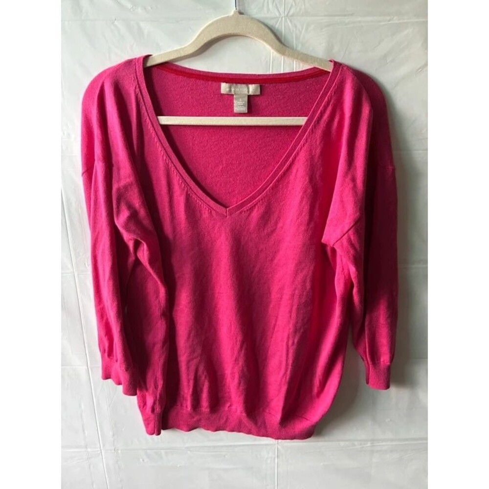 Banana Republic Marilyn V Neck Sweater in Lipstick Hot Pink